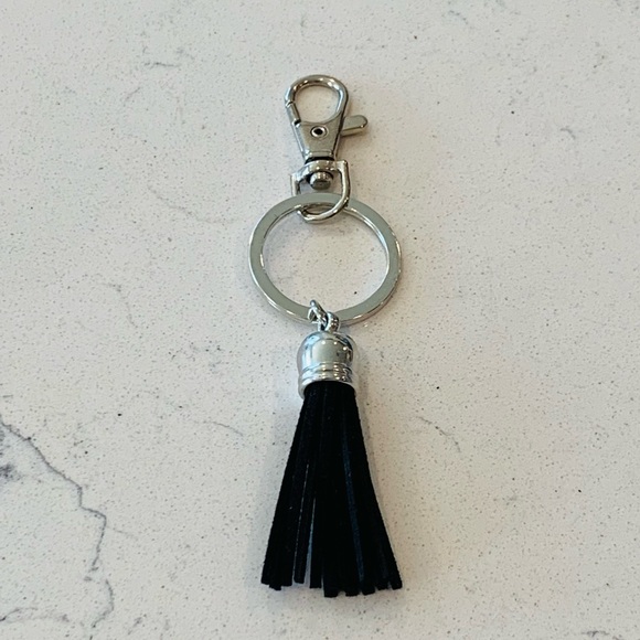 Black Tassel Keychain - Picture 1 of 3